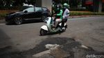 Awas! Banyak Lubang di Jalan Rasuna Said