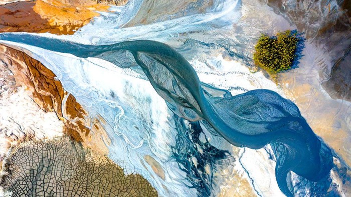 Citra satelit memperlihatan lanskap bendungan Tailing di Huangshi, China. Panorama yang diperlihatkan terlihat bak lukisan.
