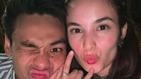 Chelsea Islan dan Rob Cardinal hari ini menggelar lamaran. Foto: Instagram