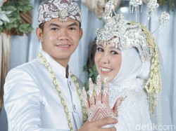 8 Foto Pasangan Viral Beda Umur 15 Tahun di Tasikmalaya, Dulu Guru dan Murid