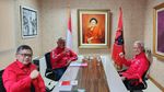 Potret Ganjar Menghadap Hasto dan Watubun soal Siap Nyapres