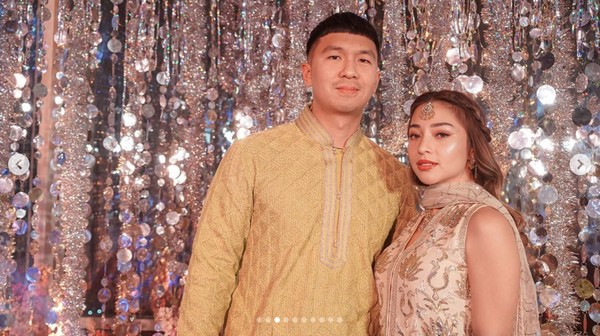 Gaya 8 Artis Pakai Baju India di Acara Diwali, Nikita Willy Tampil Glamor