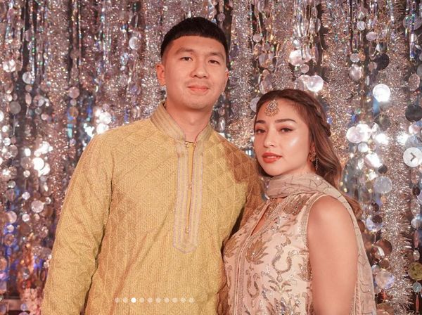 Gaya 8 Artis Pakai Baju India di Acara Diwali, Nikita Willy Tampil Glamor