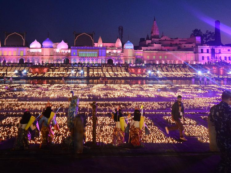 Foto: Gemerlap Cahaya Lampu Hiasi India Saat Rayakan Diwali