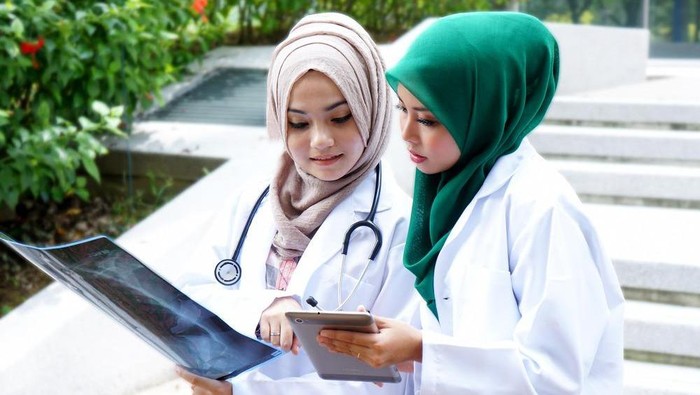 Kemenkes Buka Beasiswa Pendidikan Dokter Spesialis Bantuan Rp 10 Juta