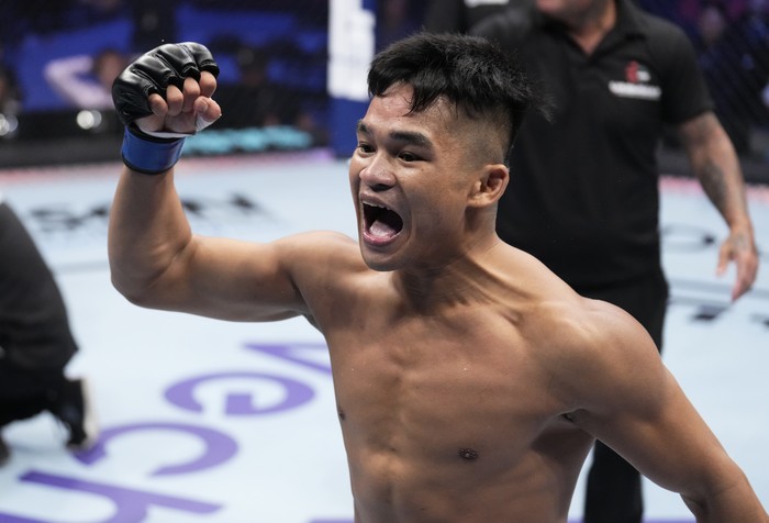 jeka saragih road to ufc ufc ABU DHABI, UNITED ARAB EMIRATES - OCTOBER 23: Jeka Saragih of Indonesia celebrates after his knockout victory over WonBin Ki of South Korea in a lightweight fight during the Road to UFC event at Etihad Arena on October 23, 2022 in Abu Dhabi, United Arab Emirates. (Photo by Chris Unger/Zuffa LLC)
