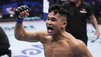 Jeka Saragih pernah berlaga di ajang One Pride MMA sebanyak 13 kali lalu tiga kali di Road To UFC. Jeka berlaga di kelas ringan (Chris Unger/Zuffa LLC)