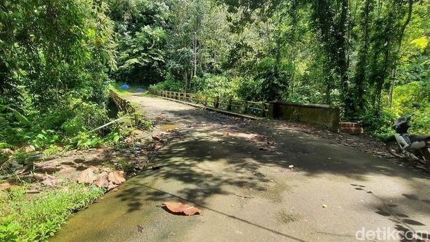 Jembatan Bolong Mamuju, Sulawesi Barat (Sulbar).