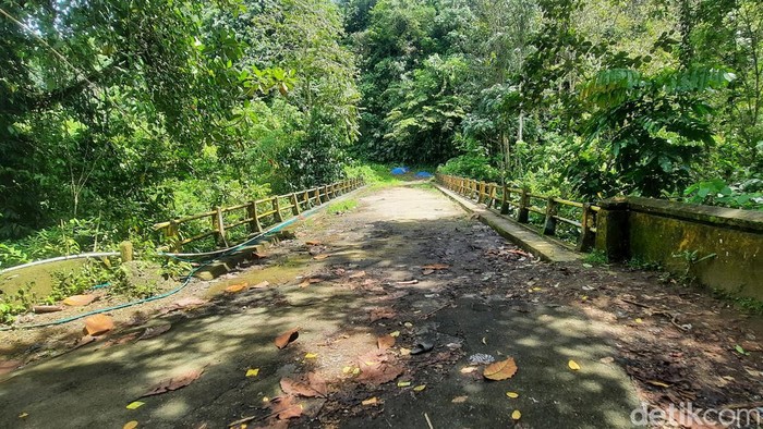Jembatan Bolong Mamuju, Sulawesi Barat (Sulbar). Jembatan Bolong Mamuju, Sulawesi Barat (Sulbar).