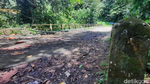 Jembatan Bolong Mamuju, Sulawesi Barat (Sulbar).