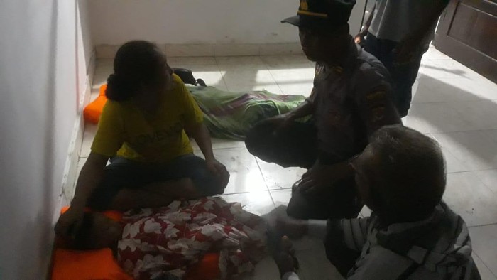 Para korban selamat musibah terbakarnya KM Exspress Cantika 77  yang berhasil di evakuasi