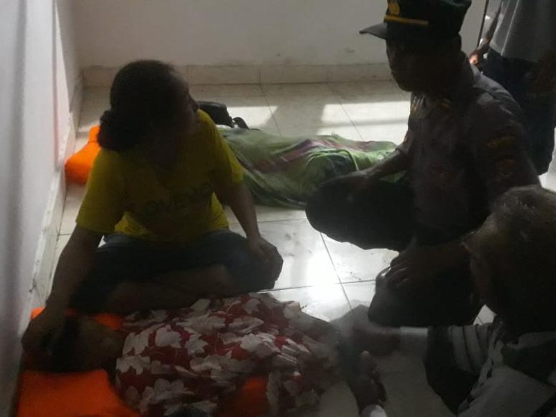 Para korban selamat musibah terbakarnya KM Exspress Cantika 77  yang berhasil di evakuasi