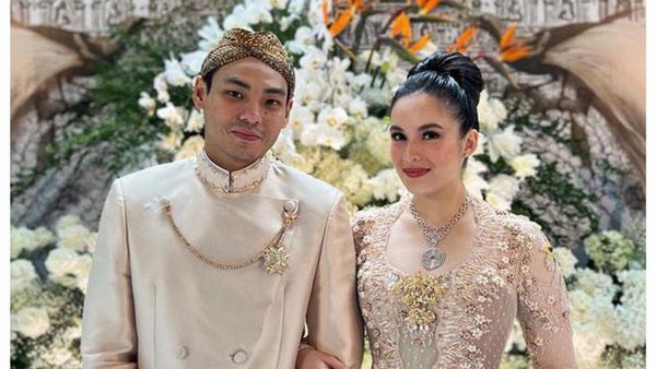 10 Kebaya Tunangan Artis dari Klasik Sampai Megah, Bisa Jadi Inspirasi