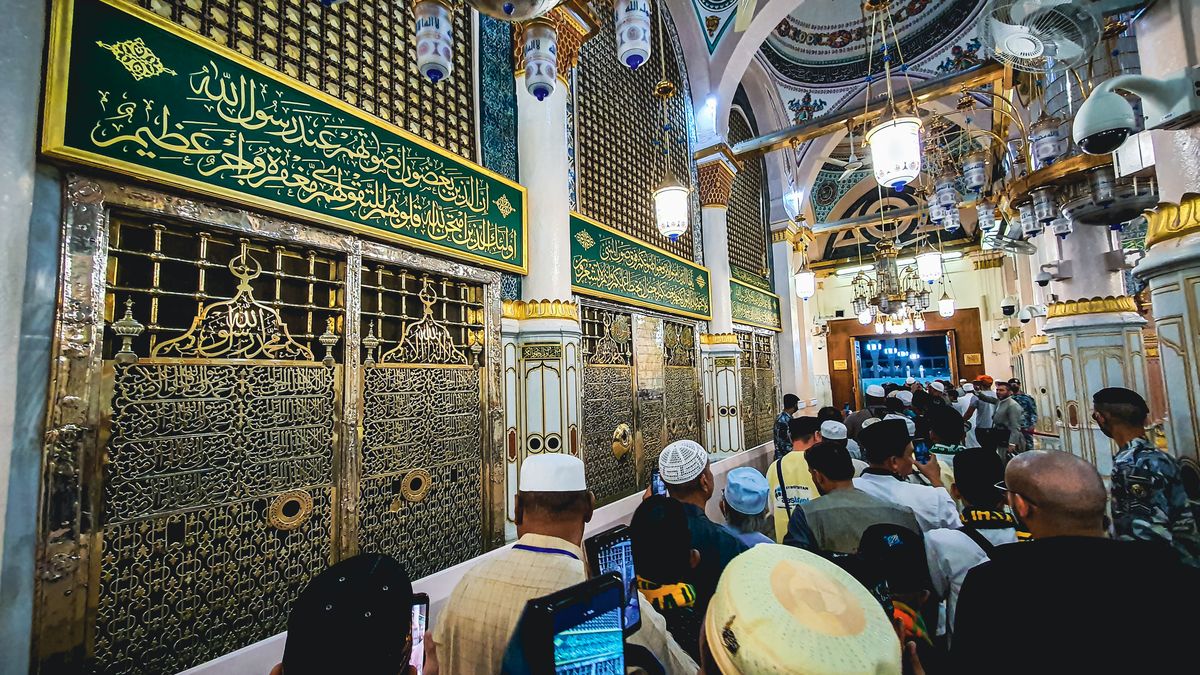 Makam Nabi Muhammad Di Masjid Nabawi