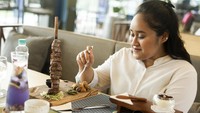 Bagi pelanggan yang menikmati hidangan Meat Monas dan Grilled Steak Don secara tidak langsung sudah menikmati juga manfaat dari Arang Binchotan.