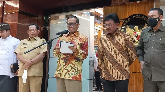 Menko Polhukam Mahfud Md dan Menkominfo Jhonny