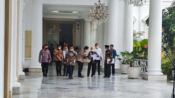 Menteri dan kepala lembaga berkumpul di Istana Bogor