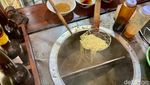 Mencicipi Mie Ayam Topping Daging Sapi yang Lagi Viral di Cipete