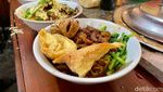 Mencicipi Mie Ayam Topping Daging Sapi yang Lagi Viral di Cipete
