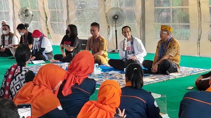 Nadiem berdialog dengan kepsek dan guru