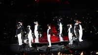 Mereka membawakan total 37 lagu termasuk hits 2 Baddies hingga Kick It. Foto: (dok. SM Entertainment)