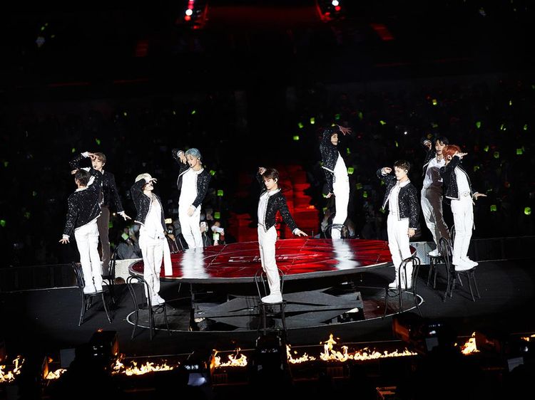 Potret Keseruan Konser NCT 127 di Seoul, Ditonton 120 Ribu Orang