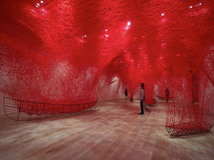 Pameran tunggal Chiharu Shiota: The Soul Trembles Digelar di Museum MACAN Jakarta mulai 26 November 2022 hingga 30 April 2023.