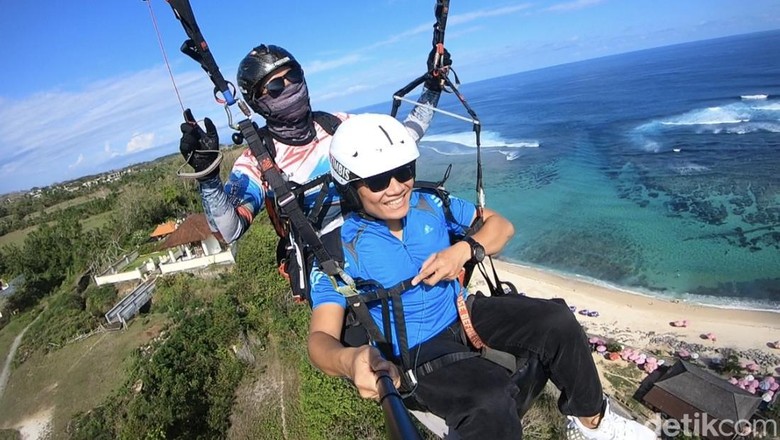 Paragliding di Timbis Bali Paragliding di Timbis Bali