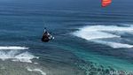 Mencoba Paragliding di Pantai Pandawa Bali, Seru Sekali!