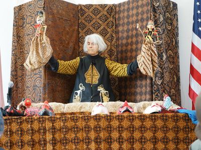 Pentas Wayang Golek Unik di Amerika, Dalangnya Bule!