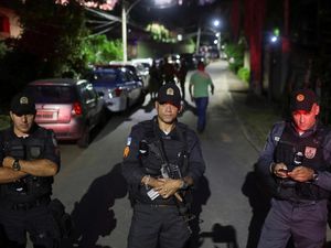 Ogah Ditangkap, Politikus Sekutu Presiden Brasil Lempar Granat ke Polisi