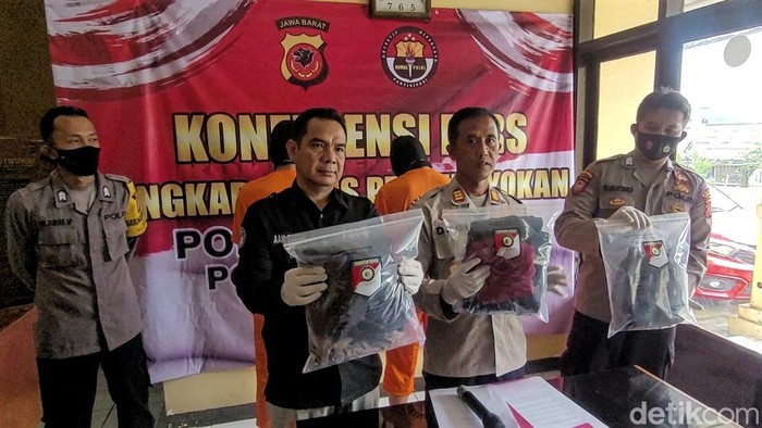 Polisi tangkap 2 pria terkait ricuh sepakbola tarkam di Sukabumi
