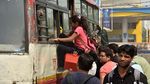 Rayakan Diwali, Warga India Ramai-ramai Pulang Kampung