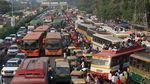 Rayakan Diwali, Warga India Ramai-ramai Pulang Kampung