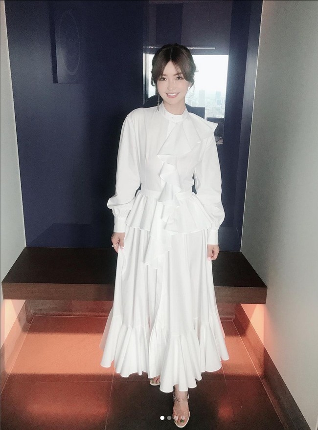 Model yang juga seorang produser ini mengutamakan konsumsi makanan berbahan organik dalam kesehariannya. Menurutnya makan sehat jadi kunci utama mempertahankan kesehatan dan membuat awet muda selama mungkin. Foto: Dok. Instagram/@risa_hirako