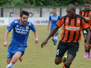 HistoriSib: Corak Darah Robertino Pugliara di Jersey Persib