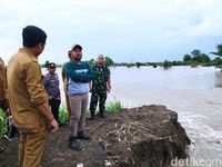 Kali Lamong Meluap, Ratusan Rumah Di 3 Kecamatan Gresik Terendam Banjir