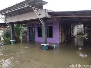Kali Lamong Meluap, Ratusan Rumah di 3 Kecamatan Gresik Terendam Banjir