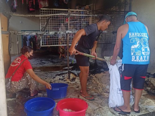 Sebuah toko yang terletak di Banjar Dinas Tengah, Kelurahan Subagan Kecamatan dan Kabupaten Karangasem terbakar pada Senin (24/10/2022)