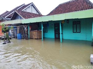 Potret Ratusan Rumah Warga Cermen Gresik yang Kebanjiran