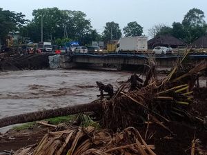 Debit Sungai Biluk Poh Jembrana Naik Lagi! Warga Waswas Banjir Susulan