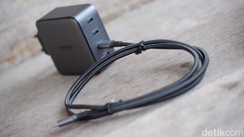 Ugreen menyediakan kabel mendukung fast charging 100W. Foto: Adi Fida Rahman/detikINET