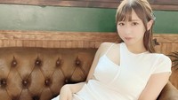 Ia pun mengaku agak canggung saat pertama beradegan di film dewasa, namun dibantu oleh sang sutradara. Dok. Instagram