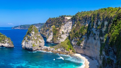 Panorama of Diamond Beach in Nusa Penida island, Bali, Indonesia