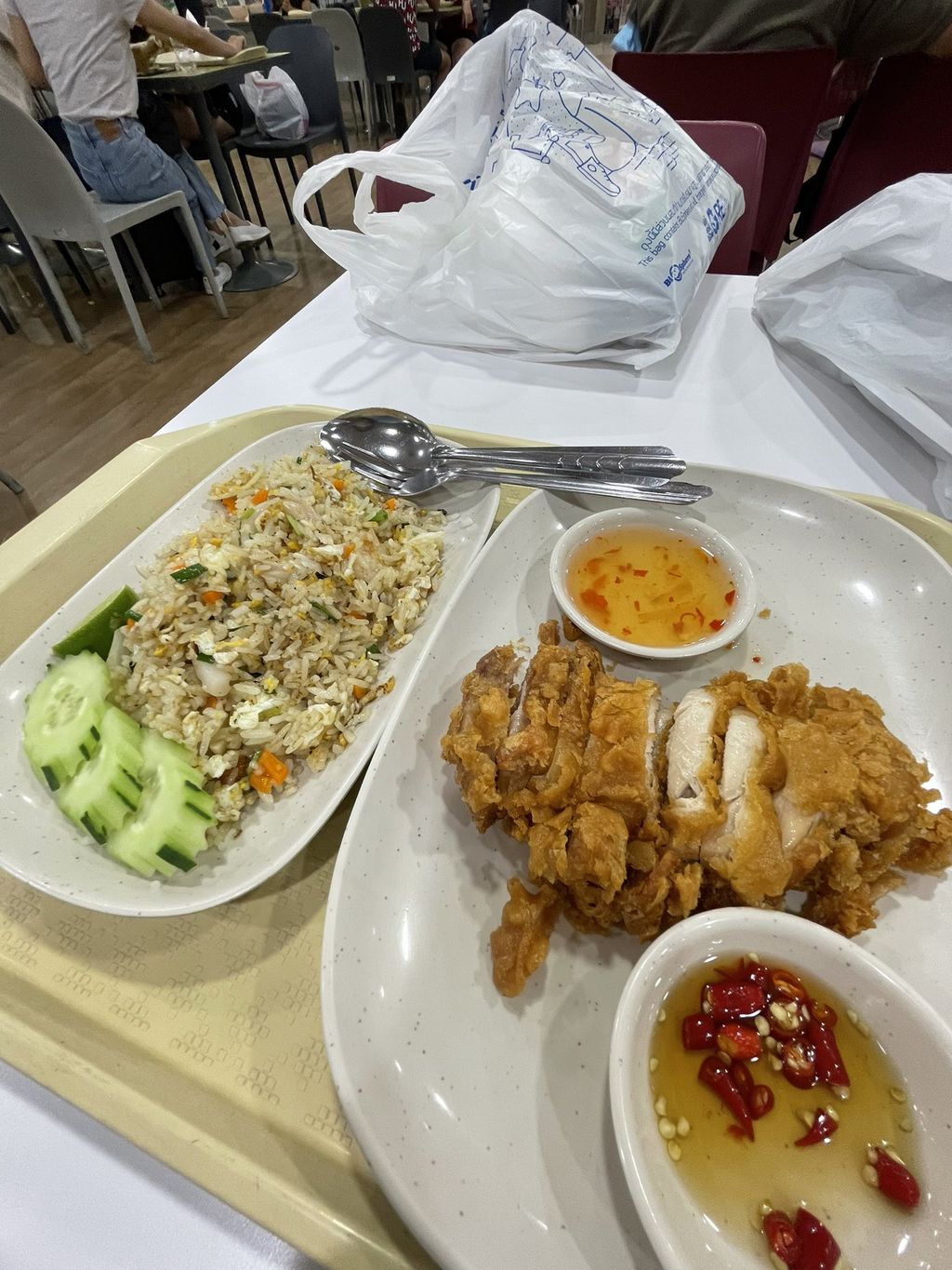 5 Rekomendasi Tempat Makan Halal di Bangkok dari Netizen Muslim Indonesia