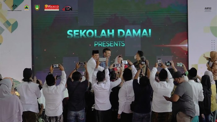 60 SMA se-Jawa diresmikan jadi ‘Sekolah Damai’ di Solo, Jawa Tengah, Senin (24/10/2022). ‘Sekolah Damai’ ini merupakan program kemitraan Wahid Foundation bersama Pemerintah Australia-Indonesia.