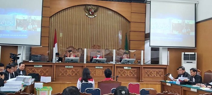 Adik dan Pacar Brigadir Yosua Hutabarat di PN Jaksel