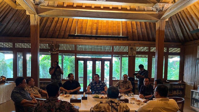 Agus Harimurti Yudhoyono (AHY) turut gabung di pertemuan tim kecil bentukkan NasDem, Demokrat, PKS membahas soal cawapres di kediaman Anies Baswedan, Selasa (25/10/2022). (dok. Istimewa)