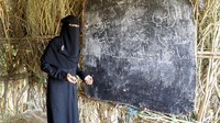 Sekolah Yarmuk ini terdiri dari empat barak kayu dan lima tenda.  