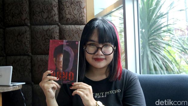 Arafah Natsir, penulis buku Pocong Aryo saat ditemui di kantor detikcom, kawasan Tendean, Jakarta Selatan, pada Senin (24/10/2022).